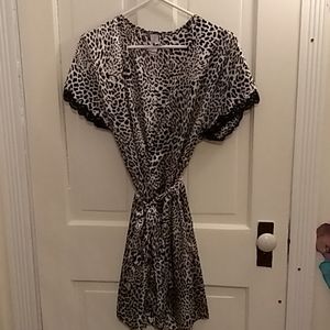 NWOT Secret Treasures Leopard Print Robe